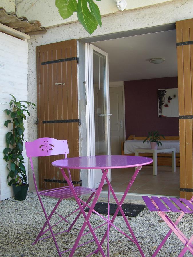 Bed and Breakfast Le Bord De L'Eau Sainte-Terre Екстер'єр фото