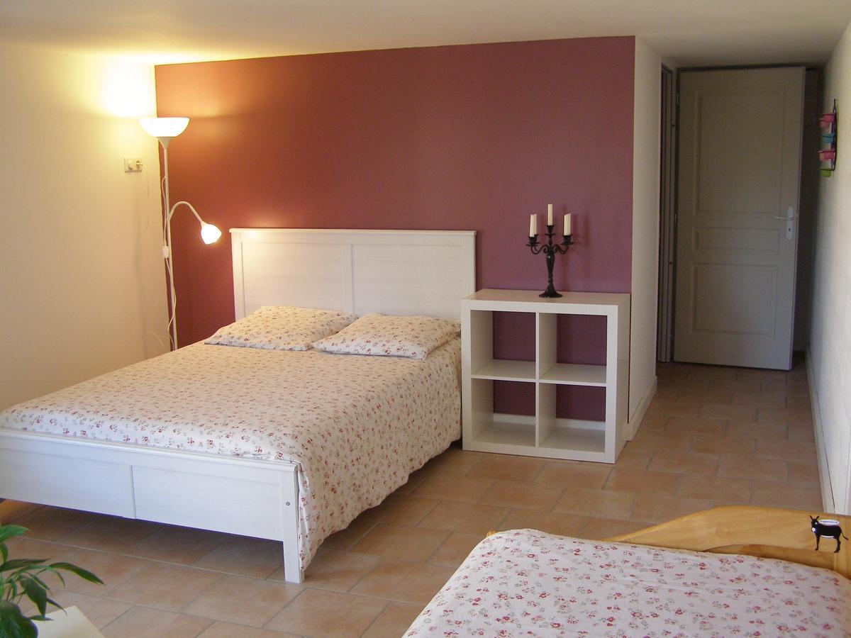 Bed and Breakfast Le Bord De L'Eau Sainte-Terre Екстер'єр фото